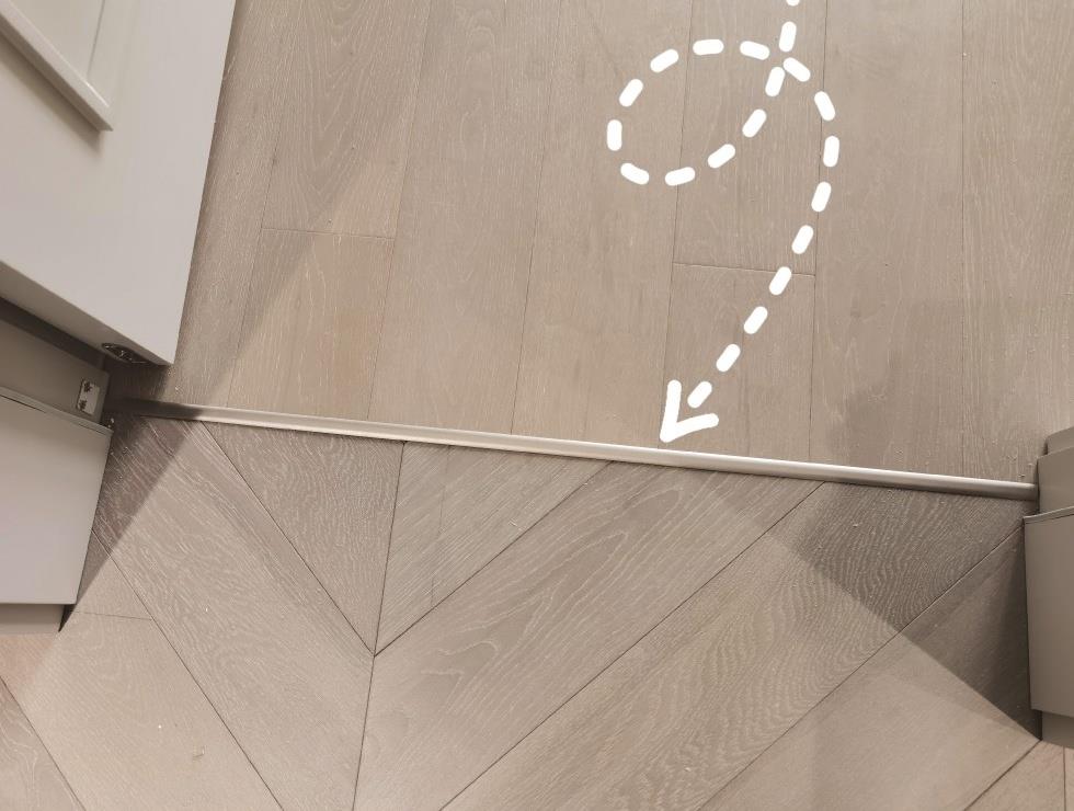 The second renovation abandoned these \"seemingly high-end\" designs and avoided many potential risks.