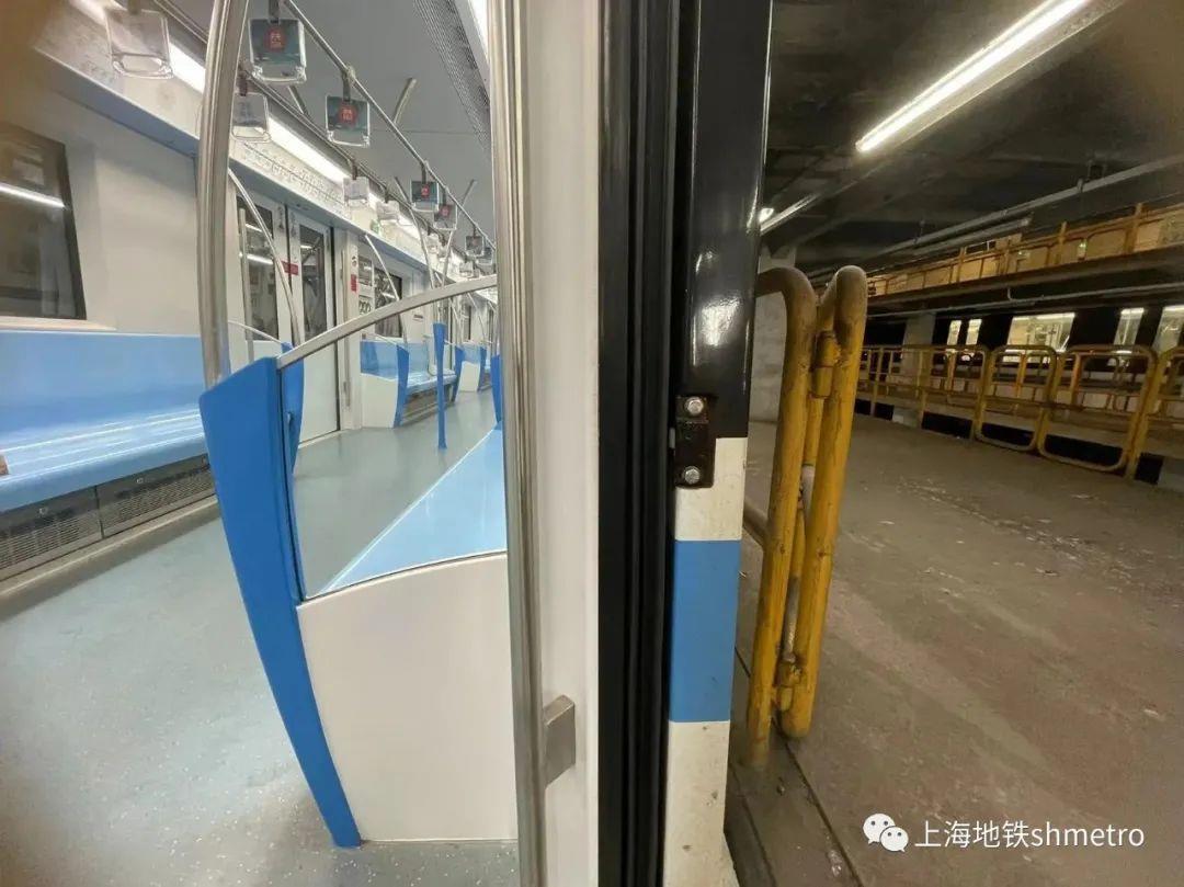 Pneumatic doors are converted into electric doors: Shanghai Metro retrofits the doors of some old models to improve operational reliability