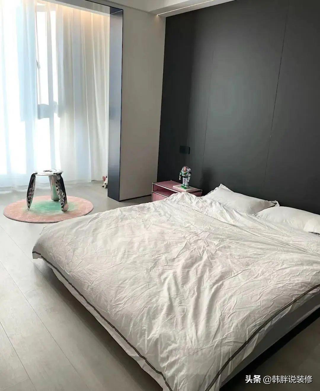 More and more people don\'t buy \"beds\" anymore. This is what smart people do, which saves money and is practical!