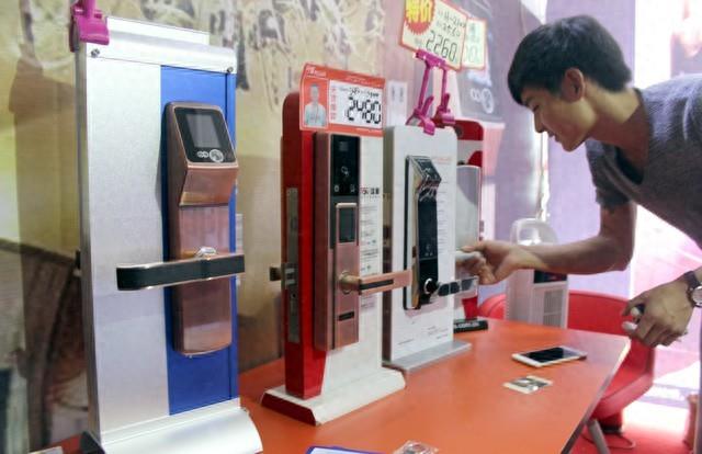 Smart lock purchase: the mystery behind the price