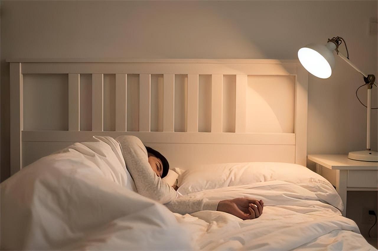When sleeping, should the bedroom door be closed or open? After listening to what the insider said, I suddenly realized it!