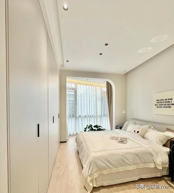 Sliding doors or swing doors for wardrobe? After experiencing this, I can’t help but feel uncomfortable saying these words. They are so true.