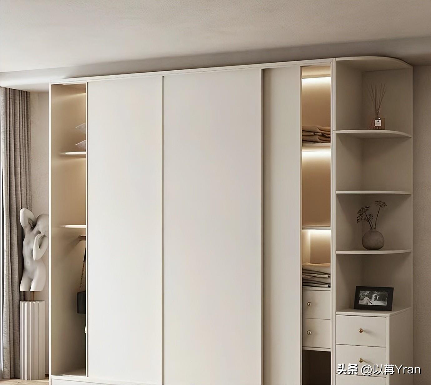 Sliding doors or swing doors for wardrobe? After experiencing this, I can’t help but feel uncomfortable saying these words. They are so true.