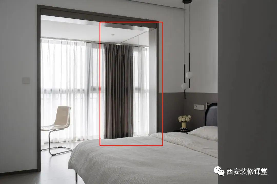 During decoration, where are mirror cabinet doors used?