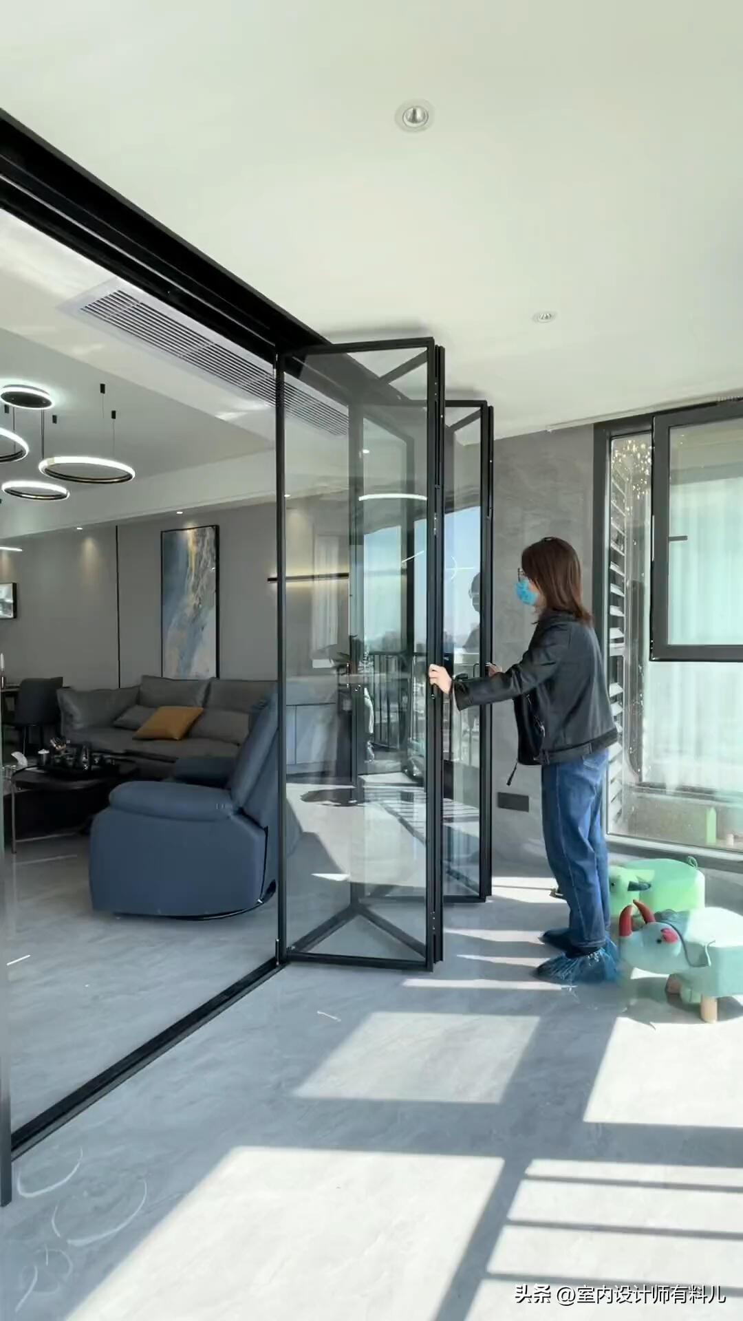 More and more people are not installed on the balcony. Now it is popular to do this.